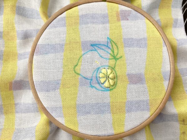 【図案つき】レモンの刺繍入りランチョンマットの作り方
