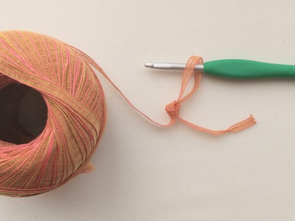 長編みとくさり編みで！シュシュの作り方