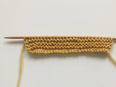 ガーター編みの編み方と特徴【棒針編み】