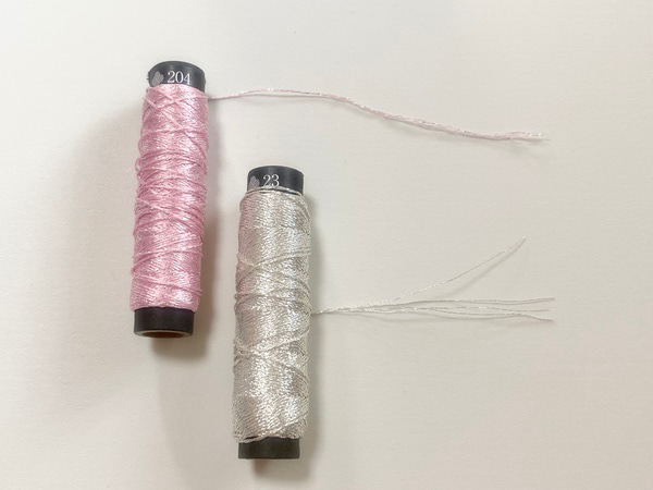 刺繍糸とレジンで作るキラキラまち針の作り方