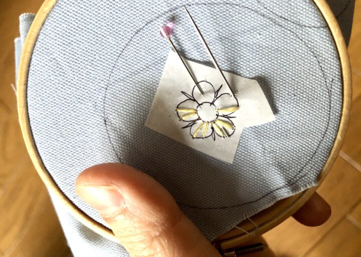 《図案あり》キンポウゲの刺繍ヘアゴムの作り方