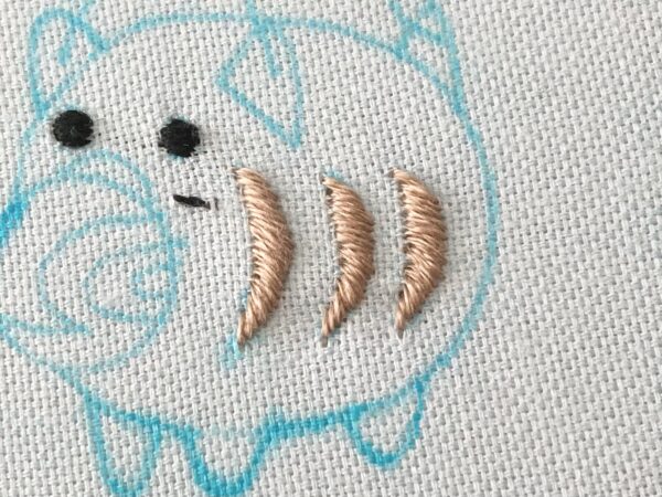 【図案付き】夏の風物詩！蚊やり豚の刺繍の作り方