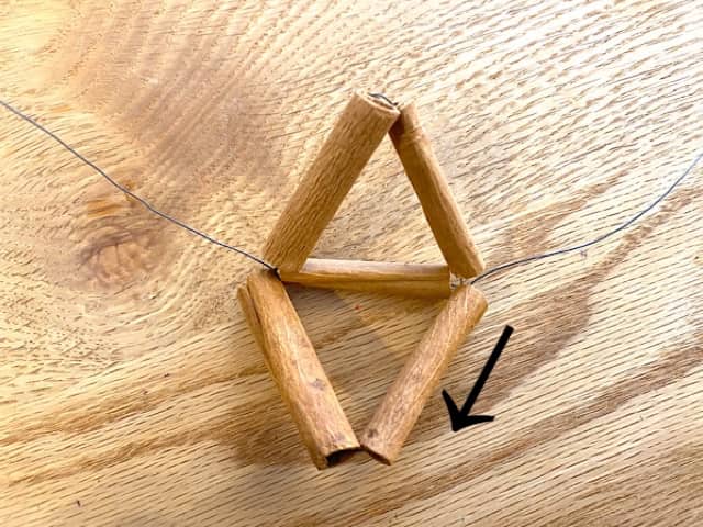 シナモンスティックでつくる三角ヒンメリオーナメントの作り方