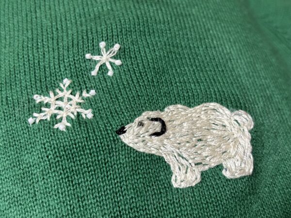セーターに♪シロクマの刺繍の作り方