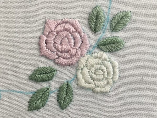 【図案付き】バラの刺繍の作り方