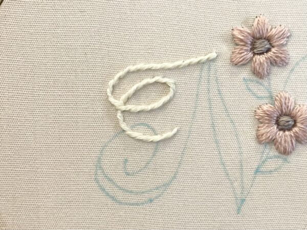 【図案付き】アルファベット「N」の刺繍の作り方