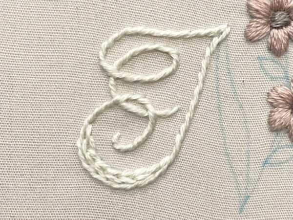 【図案付き】アルファベット「N」の刺繍の作り方