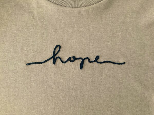 【図案付き】「hope」の刺繍入りTシャツの作り方