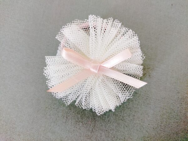 チュールと好きなパーツで作るヘアゴムの作り方