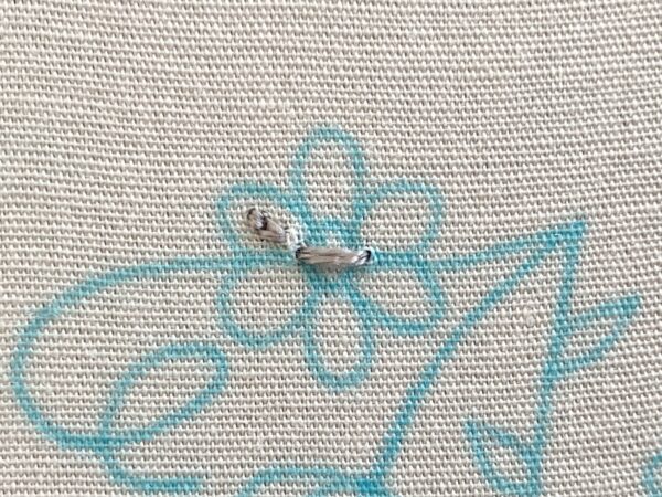 【図案付き】アルファベット「A」の刺繍の作り方