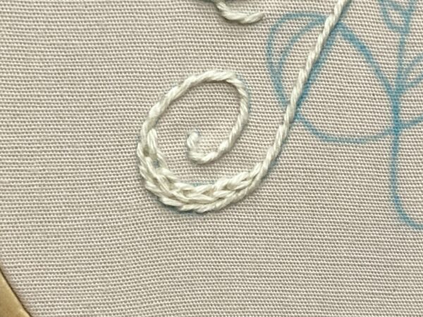 【図案付き】アルファベット「A」の刺繍の作り方