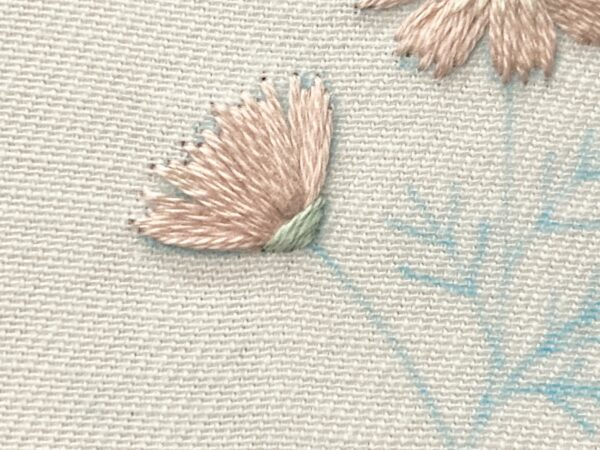 【図案付き】コスモスの刺繍の作り方