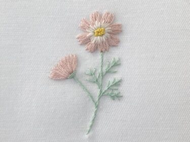 【図案付き】コスモスの刺繍の作り方