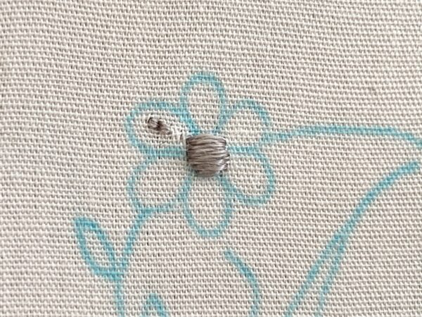 【図案付き】アルファベット「B」の刺繍の作り方