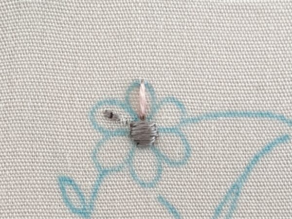 【図案付き】アルファベット「B」の刺繍の作り方