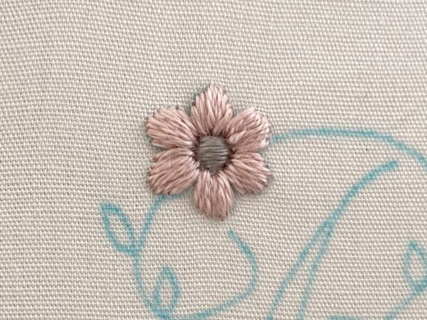 【図案付き】アルファベット「B」の刺繍の作り方