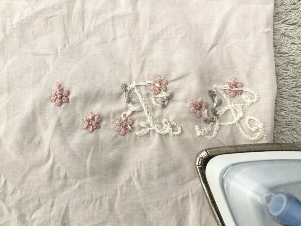 【図案付き】アルファベット「B」の刺繍の作り方