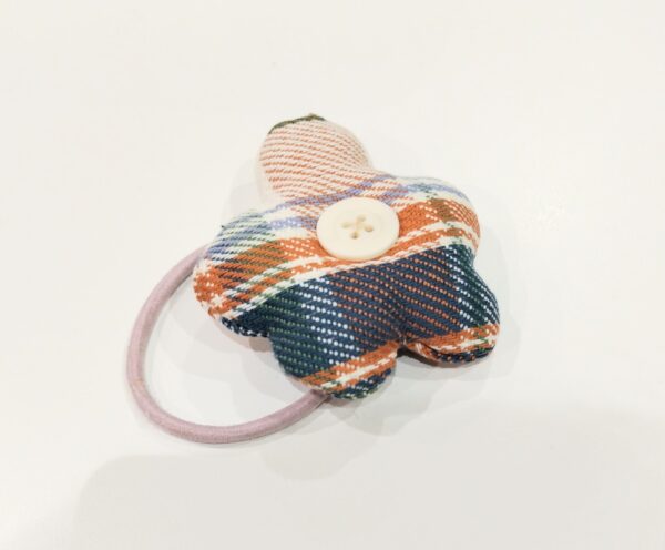 お好きな生地で作るお花のヘアゴムの作り方