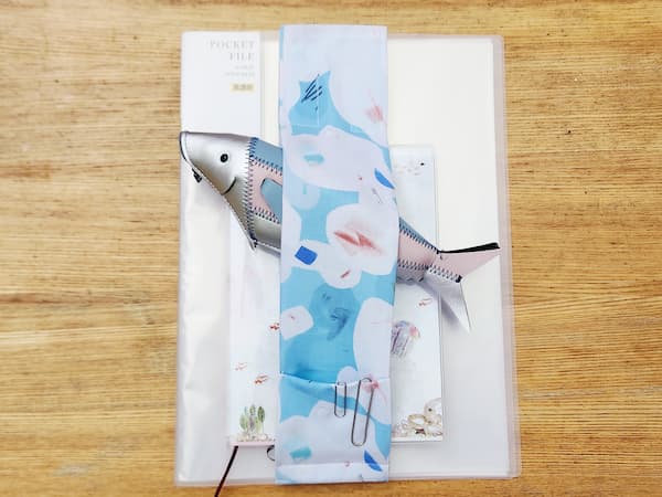 A4ファイルと小物を束ねる布ベルトの作り方