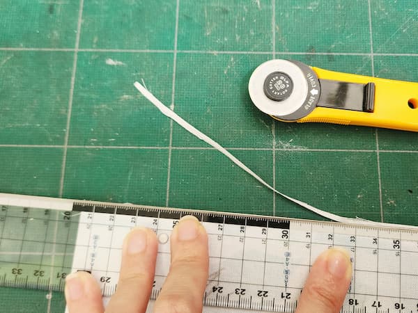 A4ファイルと小物を束ねる布ベルトの作り方