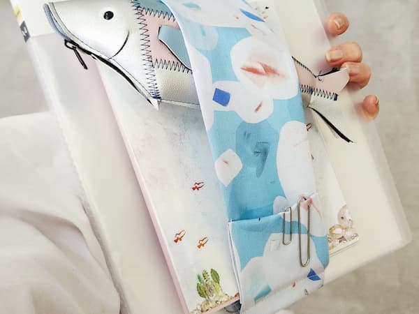 A4ファイルと小物を束ねる布ベルトの作り方