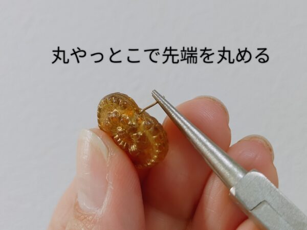 チェコビーズとシフォンタッセルのイヤリングの作り方