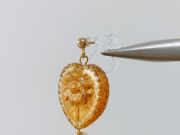 チェコビーズとシフォンタッセルのイヤリングの作り方