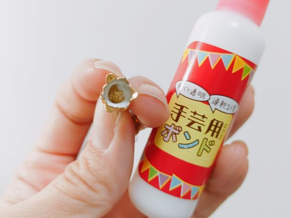 チェコビーズとシフォンタッセルのイヤリングの作り方