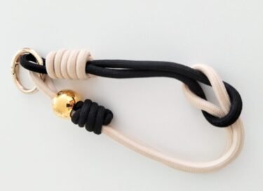 お好きなカラーで作るスマホストラップの作り方