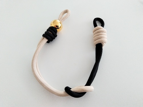 お好きなカラーで作るスマホストラップの作り方